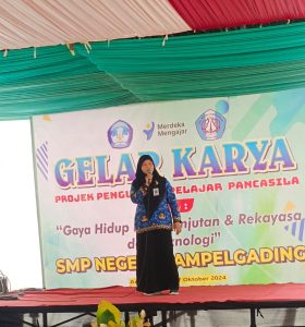Sambutan Kepala SMPN 2 Ampelgading